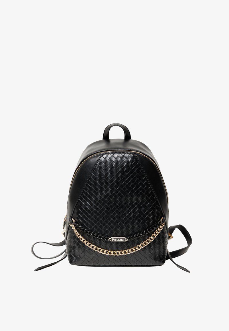 Zaino in pelle nera con texture intrecciata, dettagli in catena oro e nera, chiusura con zip e manico superiore per il trasporto.