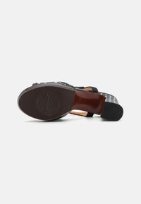 Chie Mihara KAELO-L - Sandale cu toc - dotman black/sucre black/jeep black