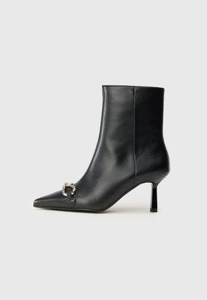 KATNISS - Botine cu toc - black