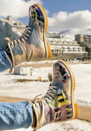 Dogo THE UNKNOWN LAND - Schnürstiefelette - grau