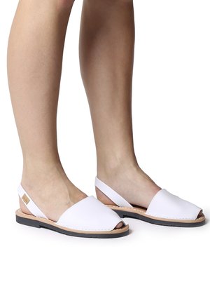 MAO-P - Sandalen - white