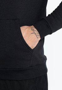 Under Armour RIVAL HOODY - Mikina s kapucí - black/black
