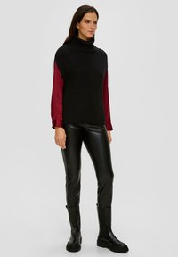 s.Oliver MIT ROLLKRAGEN - T-Shirt basic - schwarz