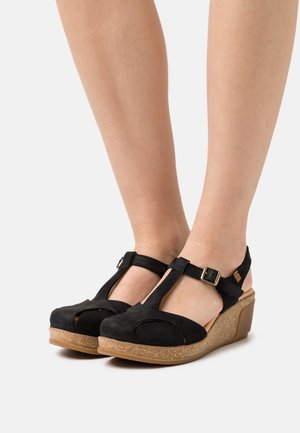 El Naturalista, Sandales à plateforme - black