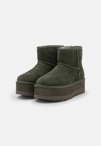 UGG Botki na platformie