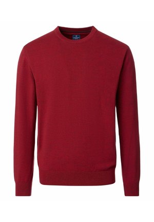 Herrenpullover mit langem Arm und Rundhalsausschnitt in einem einfarbigen tiefen Rot, mit gerippten Bündchen und Saum, auf weißem Hintergrund dargestellt.