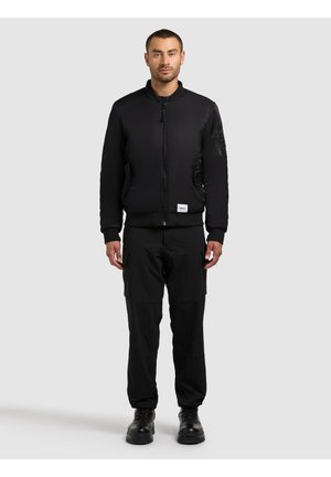 khujo ADON - Bombertakki - black