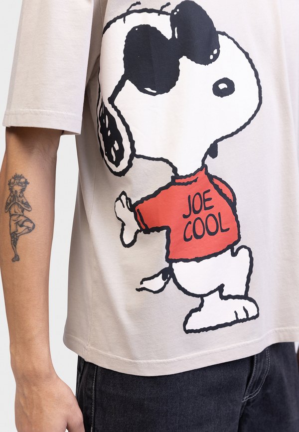 SNOOPY SUN TEE - Print T-shirt - dove4