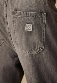 ELASTICATED WAIST - Ravne kavbojke - grey