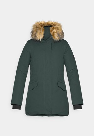 Mørkegrønn parkas med kunstig pelsforing. Har glidelås, to frontlommer og elastiske mansjetter for varme.