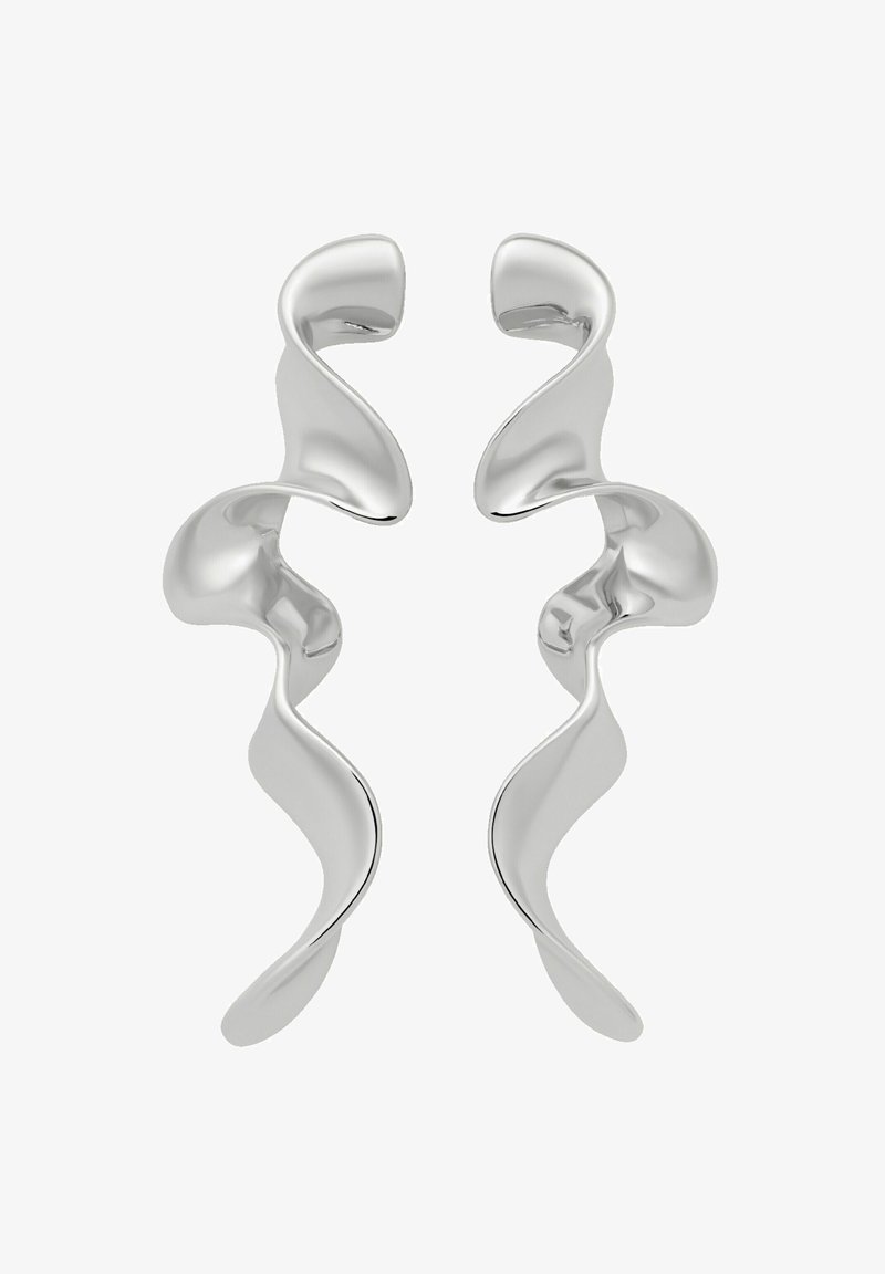 Silberohrringe mit einem fließenden, wellenförmigen Design, das eine polierte, reflektierende Oberfläche und offene Enden aufweist, was einen zeitgenössischen Look verleiht.