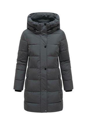 Cappotto invernale lungo imbottito di colore grigio scuro con collo alto, cappuccio, bottoni frontali e tasche laterali con cerniera, progettato per il freddo.