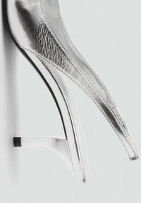 Mango Pumps - silver-coloured