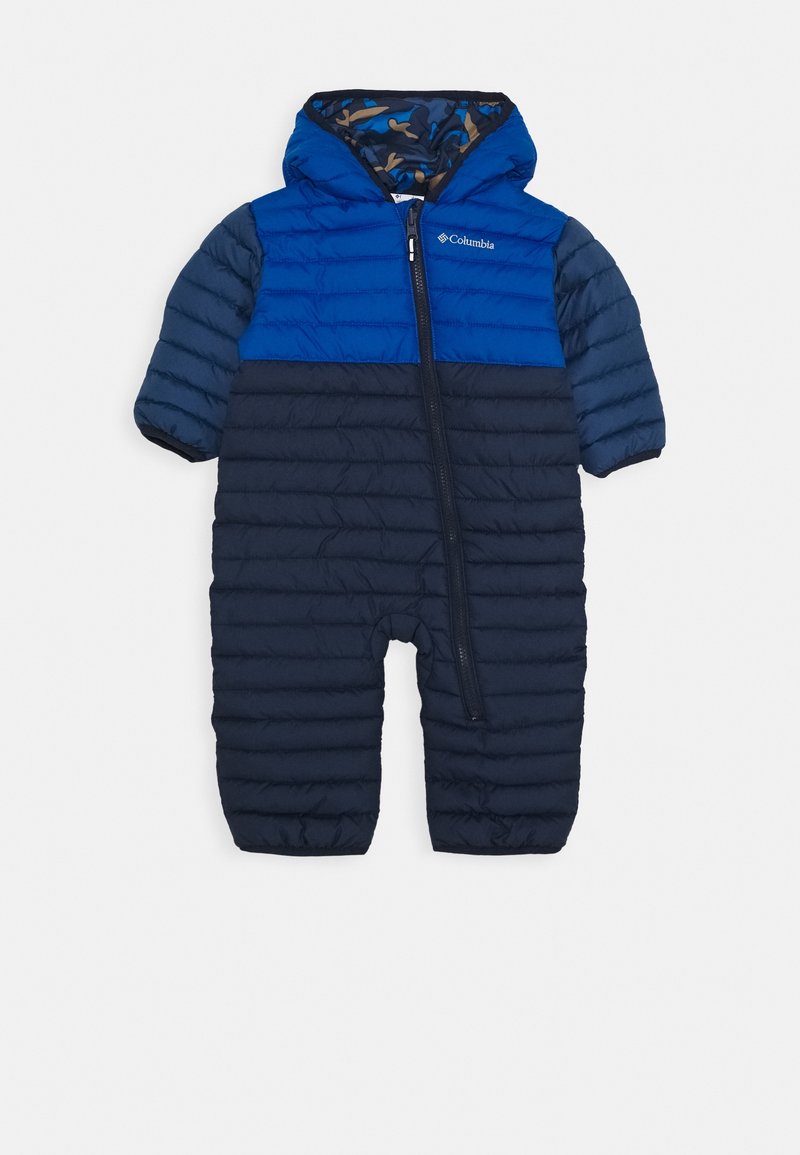 Vaalean sininen ja tumma laivastonsininen vauvojen talviasu, jossa on vetoketjulla suljettava etuosa, lyhyet hihat ja huppu, jossa on maastokuvioinen vuori.