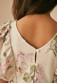 Laura Ashley REGULAR FIT - ROSEMORE FRILL - Denné šaty - cream