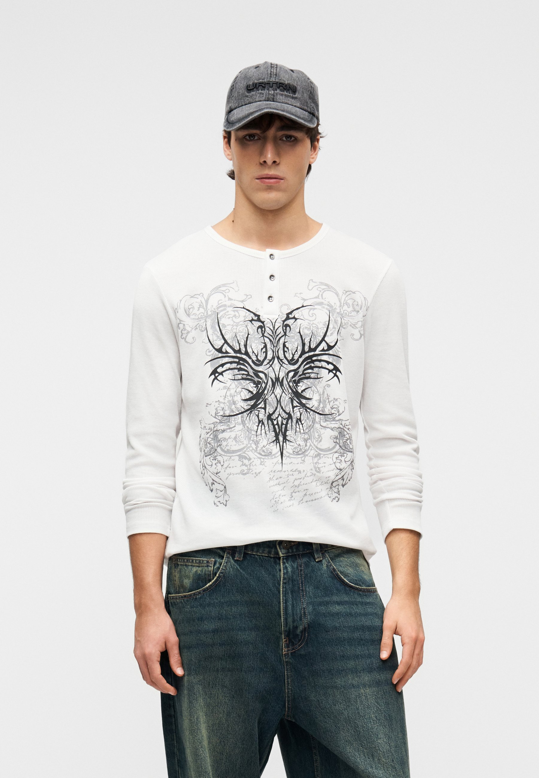 【完売】JADED LONDON Anointed Waffle Henley Jaded London Anointed Black Waffle Henley Tee | Urban Outfitters UK