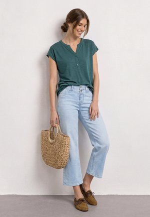 Street One, DROPPED SHOULDER SHIRT MIT SPLIT NECK - T-shirt basique - mediterra green