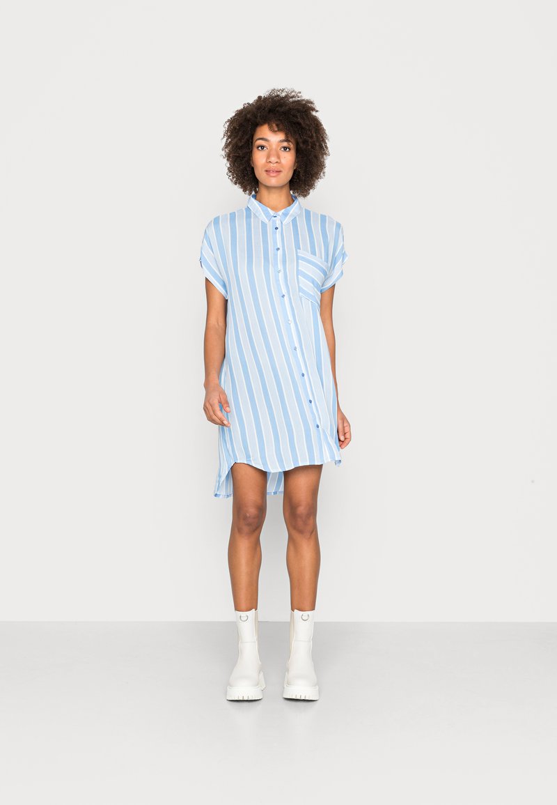 Damen Kleider | Kaffe KAHANA LONG SHIRT Hemdbluse blue/chalk stripes/blau - ZB63195 Damen Kleider | Kaffe KAHANA LONG SHIRT Hemdbluse blue/chalk stripes/blau - ZB63195