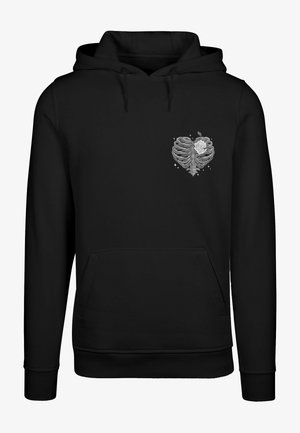 Fekete kapucnis pulóver, amelyen egy grafikai tervezés látható: egy bordázó szív rózsával, elülső zseb, húzózsinóros kapucni és bordázott mandzsetták.