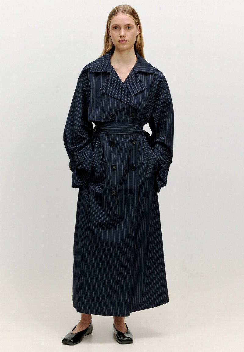 EDITED ÜBERGANGS REESE - Trenchcoat - navy