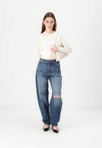 Thumbnail Image 2