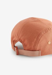 Next Keps - rust brown