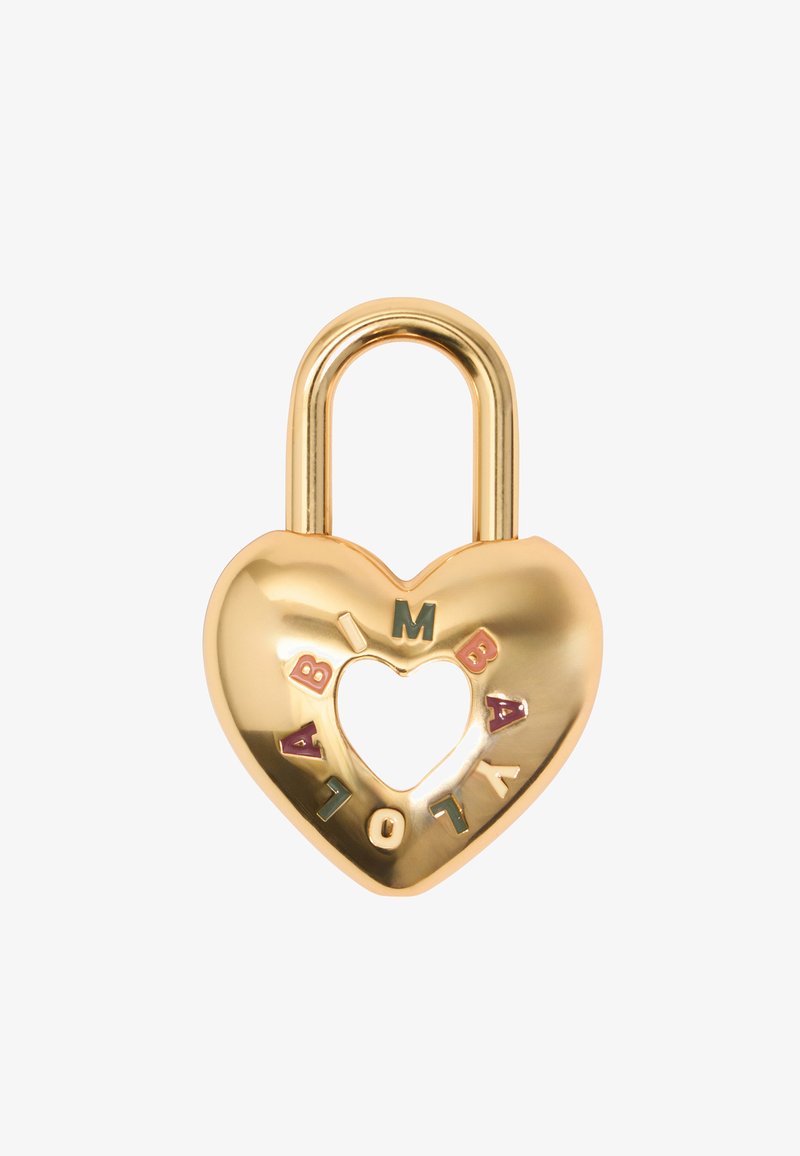 Hartvormige gouden hangslot met een centrale uitsparing, omringd door meerkleurige letters. Gladde metalen oppervlakte met een glanzende afwerking.