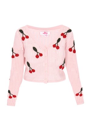 Cardigan cropped rosa con un design simile all'uncinetto. Presenta dettagli applicati a forma di ciliegia rossa e bottoni lungo la parte anteriore. Maniche lunghe e aderenti.