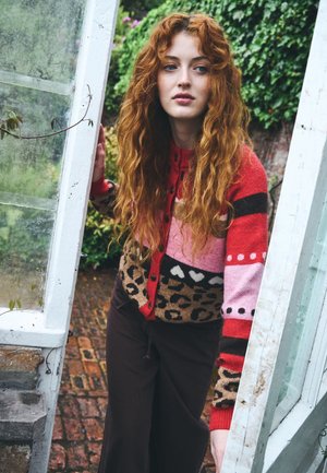 ICHI, IHLIVONI CA3 - Gilet - poinsettia mulitpattern