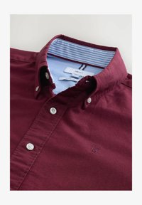 Non selezionato, burgundy red
