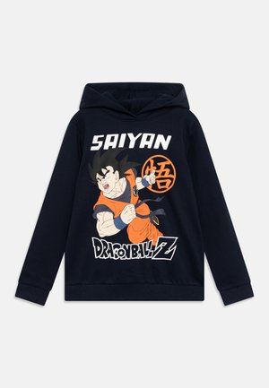 Sweat à capuche marine avec un graphique d'un personnage en tenue orange et cheveux noirs, étiqueté "SAIYAN" et "DRAGONBALL Z" en blanc.