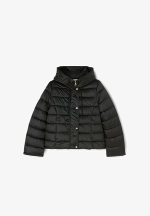 Zwarte pufferjack met een capuchon, featuring een gestikt ontwerp, voorkant met drukkers, verstelbare trekkoorden en een cropped silhouet.