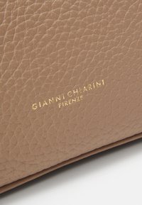 Gianni Chiarini BROOKE - Borsa a mano - dove