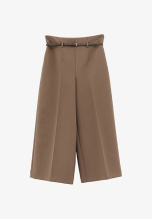 Hnědé široké zkrácené kalhoty s vysokým pasem a tenkým tmavě hnědým páskem, zobrazené na bílém pozadí.