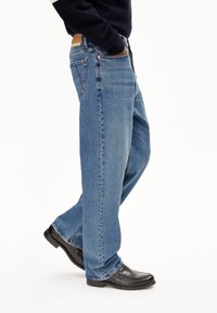 ARMEDANGELS TAATO COMFORT - Jeans Relaxed Fit - tanzanite