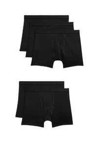 Zwarte boxershorts zijn opgestapeld, met een snug elastische tailleband en een vooropening. De stof heeft een gladde, gestructureerde afwerking.