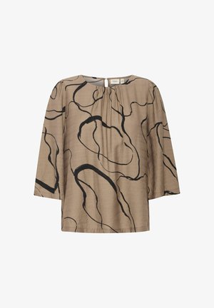 Blusa marrón con patrones de líneas abstractas en negro, cuello redondo, pliegues en los hombros y mangas tres cuartos. Detalle de ojal en la espalda.