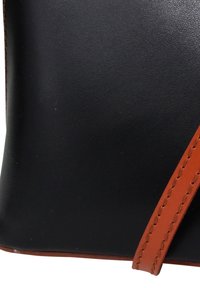 DrachenLeder TOSCANTO - Schoudertas - schwarz braun