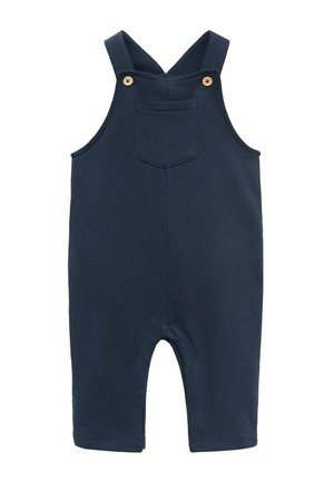 Marineblaue Baumwoll-Latzhose mit einer Fronttasche, verstellbaren Trägern und Holzknopf-Akzenten. Kurze Beine mit runden Öffnungen.
