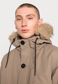 Brave Soul CHEETAHS - Casaco de inverno - stone