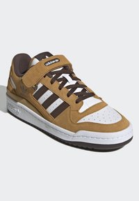 adidas Originals FORUM LOW - Sapatilhas - brown