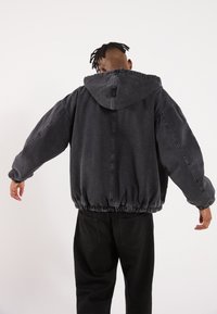 YOURTURN UNISEX - Jachetă subțire - black denim