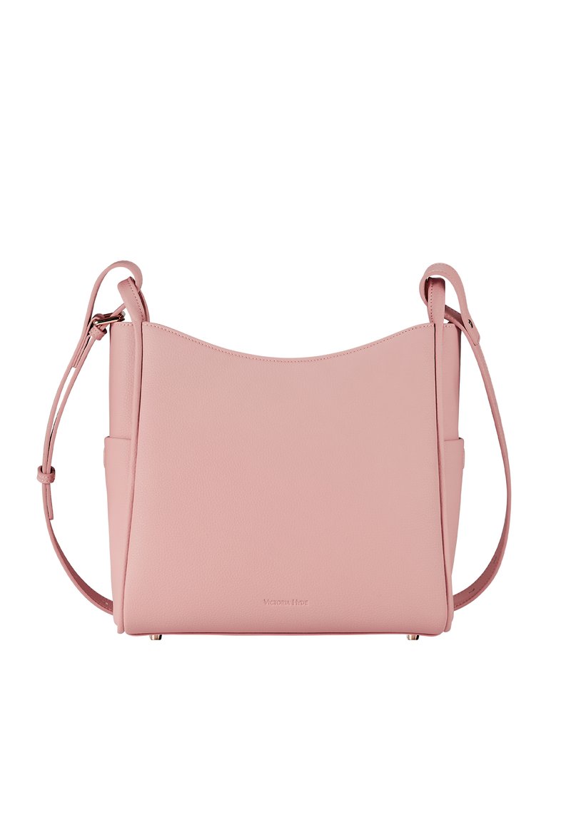 Borsa a mano in pelle rosa con una texture liscia, design minimalista, parte superiore curva e tracolla regolabile. Presenta il logo impresso sulla parte anteriore.