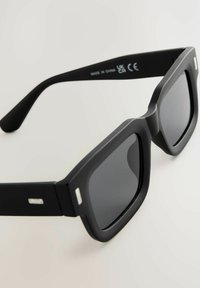 RECTANGULAR CHUNKY FRAME   - Sunčane naočale - black