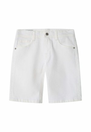 Pantalones cortos vaqueros blancos con botón frontal, trabillas para cinturón y dos bolsillos delanteros con detalles de remaches sobre un fondo blanco.
