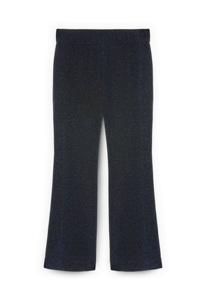 Granatowe spodnie dzwony o miękkiej teksturze, wykonane z połyskującego materiału, z szerokim pasem i bez widocznych kieszeni.