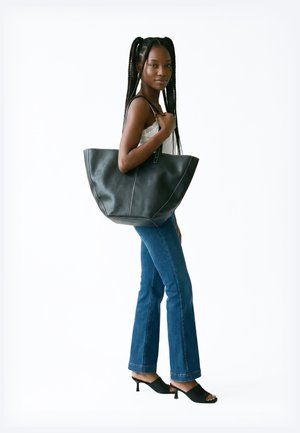 Pieces, PCGASMINA BAG - Velika torba - black/white