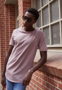 Lee SHAPED TEE - T-shirt básica - purple storm