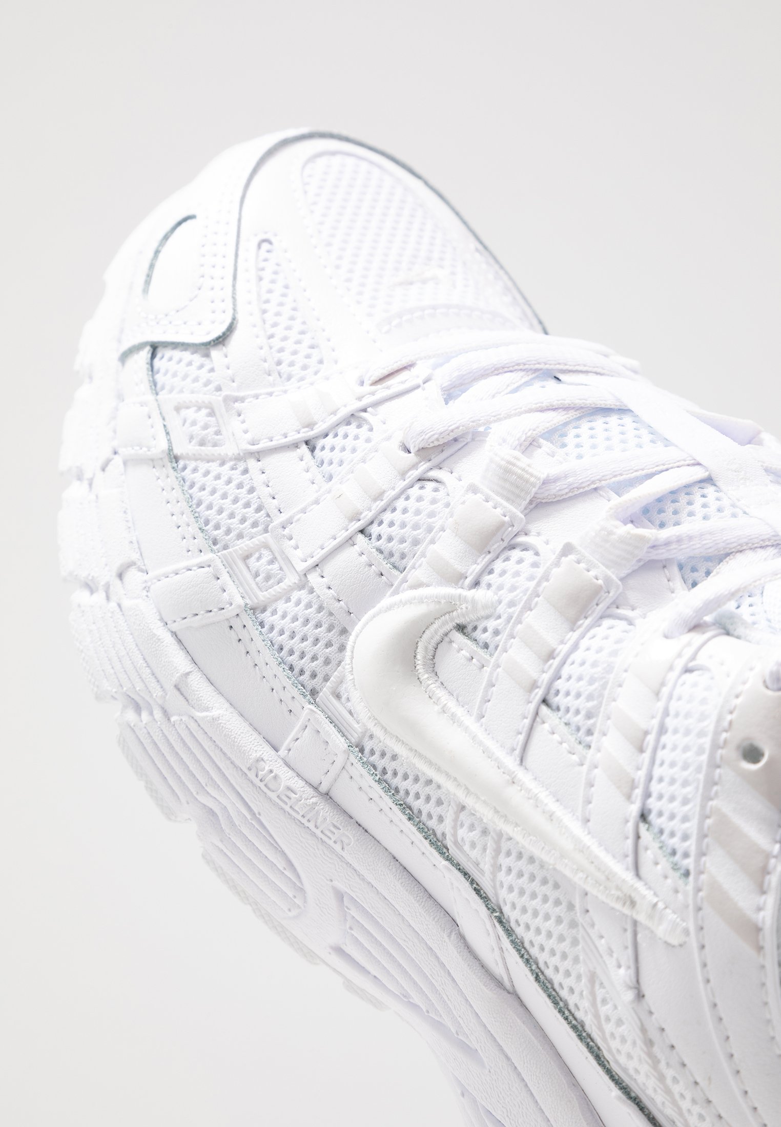 Nike Sportswear P-6000 - Joggesko - white/black/laser blue/light smoke grey/vast grey/photon dust Nike Sportswear P-6000 - Joggesko - white/black/laser blue/light smoke grey/vast grey/photon dust