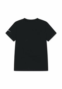 Maglietta nera in cotone con maniche corte, collo a giro e un piccolo dettaglio del logo bianco sulla manica sinistra. Design semplice e senza motivi.